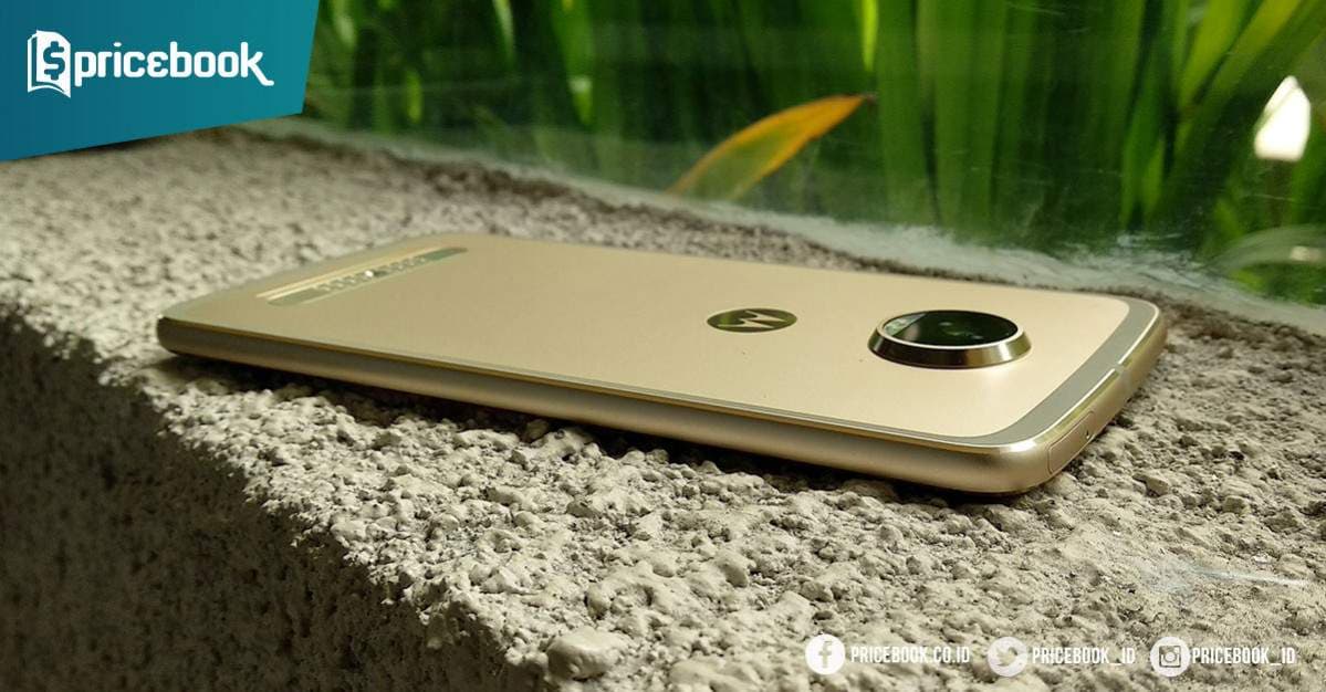Moto Z2 Play