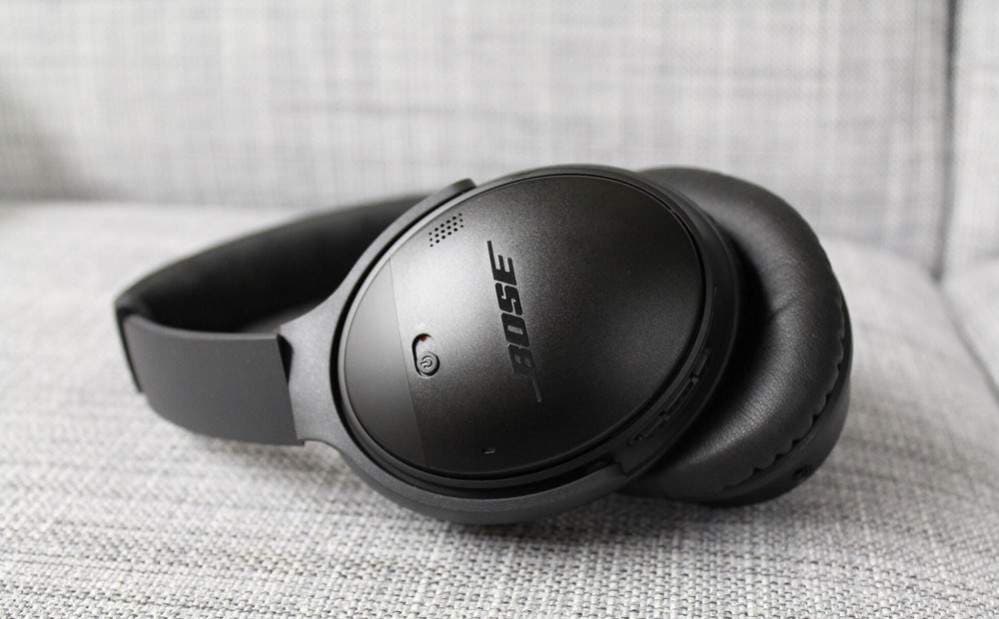 Headphone dengan Fitur Noise Cancelling Terbaik