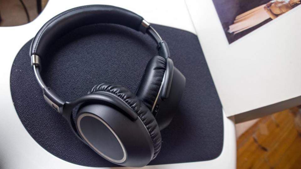 Headphone dengan Fitur Noise Cancelling Terbaik