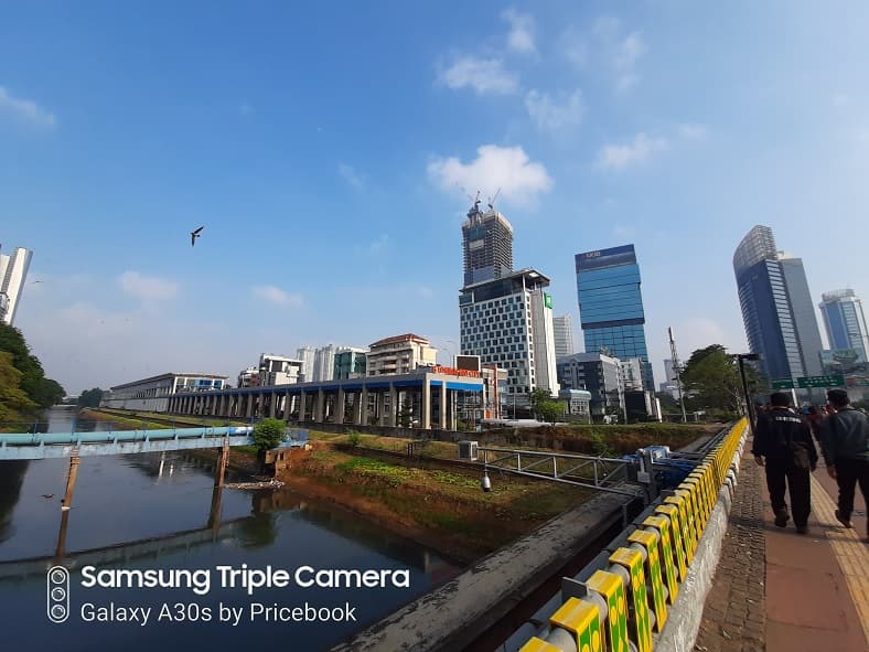 hasil foto samsung galaxy a30s