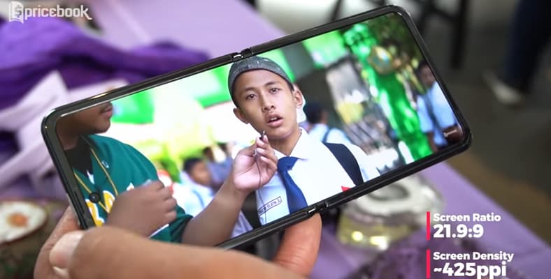 layar samsung galaxy z flip