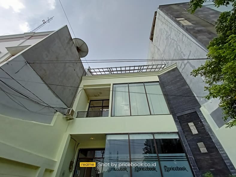hasil foto realme 8