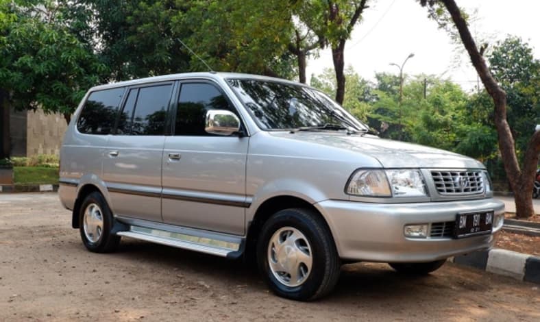 Toyota Kijang LGX 2004