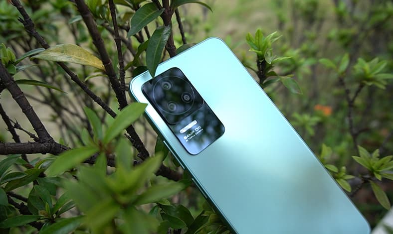 Poco F4
