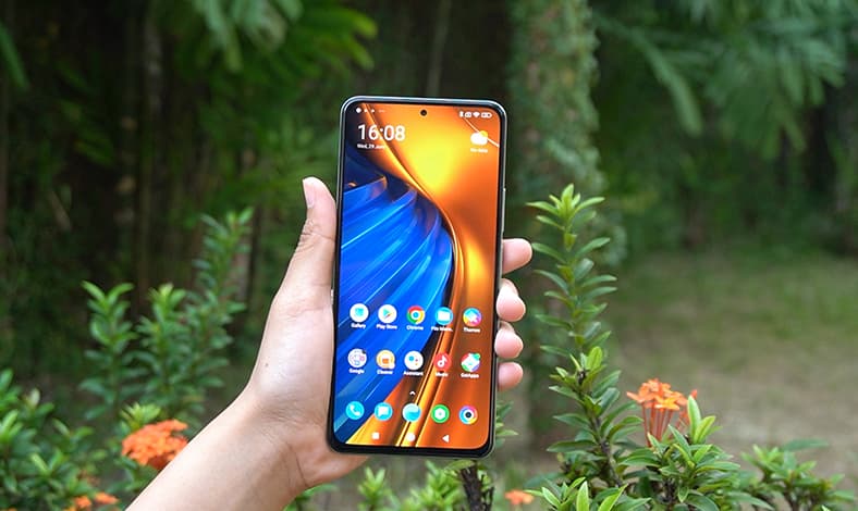 Poco F4
