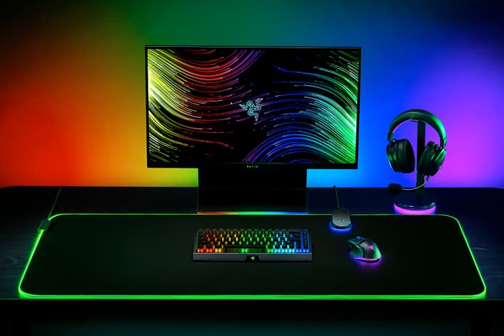 Razer Rilis Alas Mouse Strider Chroma dan Goliathus Chroma 3XL