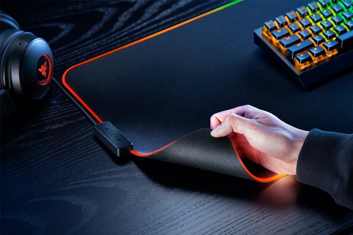 Razer Rilis Alas Mouse Strider Chroma dan Goliathus Chroma 3XL