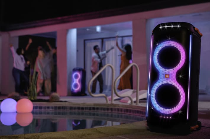 JBL Partybox 710, Speaker Bluetooth yang Bisa Pakai Mikrofon dan Gitar