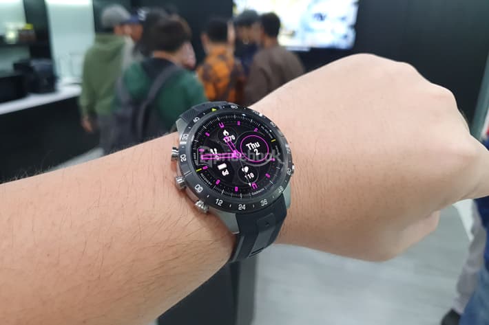smartwatch garmin terbaru