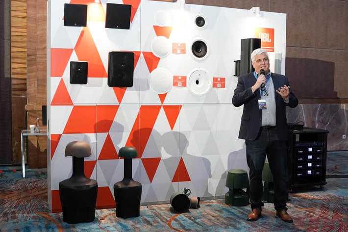 HARMAN Memperkenalkan JBL SRX900 Series, High-Performance Professional Sound Systems-0