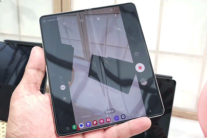 Galaxy Fold5