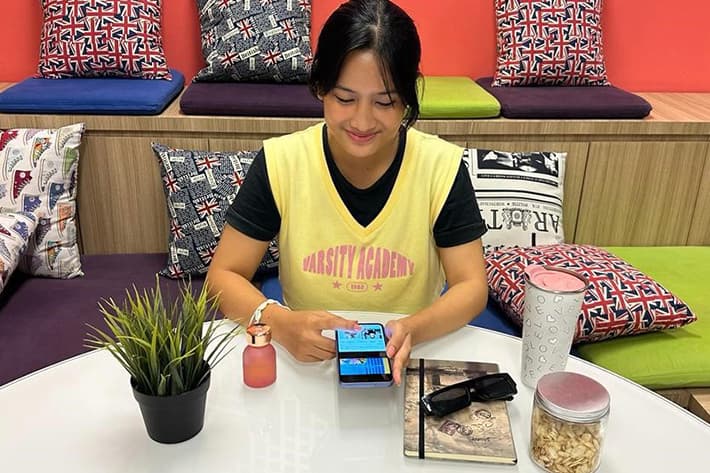 Multitasking Galaxy A54 5G