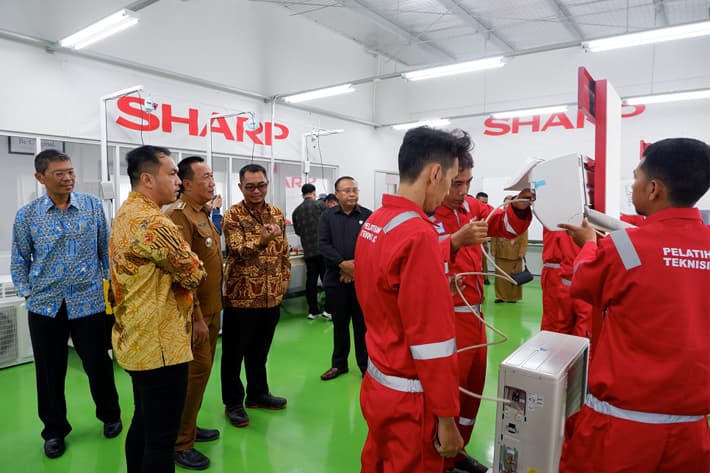 Sharp Gelar Program Pelatihan Teknisi AC Untuk Masyarakat Karawang-0