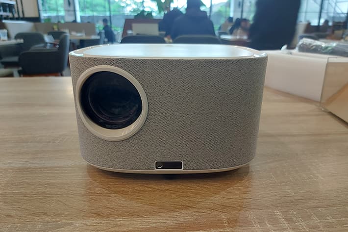 Smart Proyektor Polytron