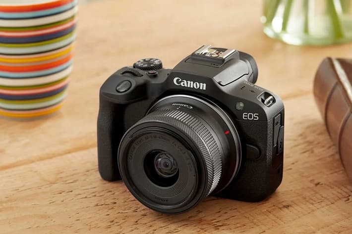 Canon R100