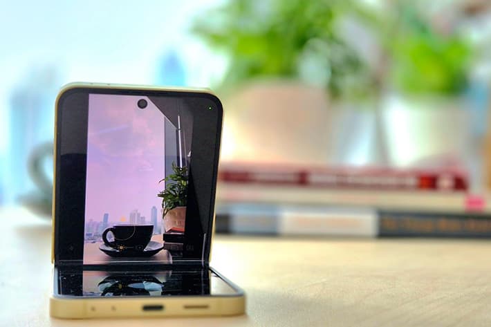 Cara Bikin Konten Media Sosial yang Unik Pakai Galaxy Z Flip6
