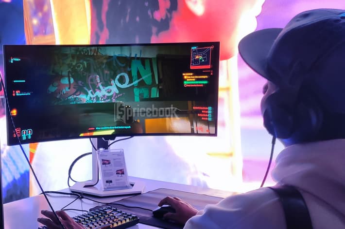 Monitor Legion terbaru