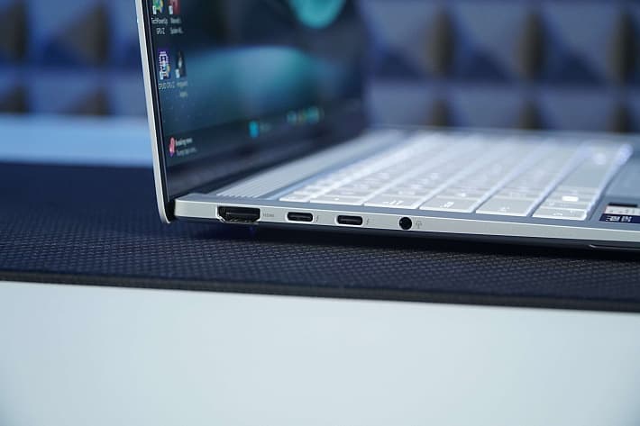 ASUS Zenbook S14 OLED (UX5406SA)