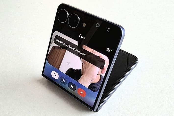 Galaxy Z Flip7 Bikin Pengalaman Nonton Konser Lebih Praktis dan Seru!