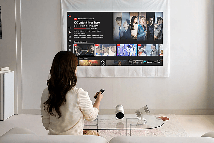 The Freestyle+ berbasis AI dan TV Micro RGB 130 inci,