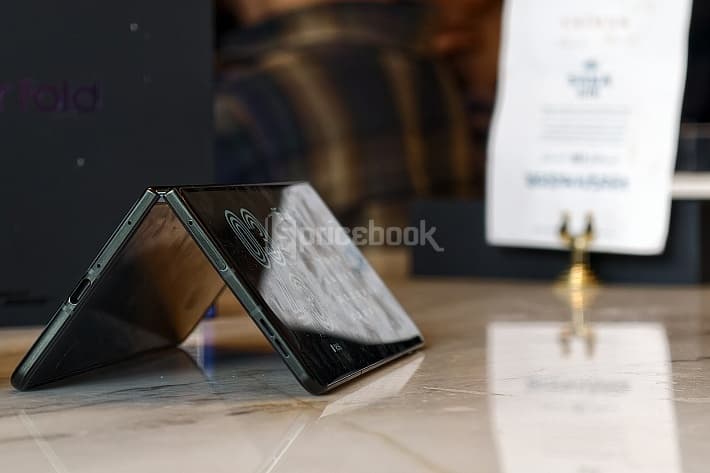 Spesifikasi Motorola Razr Fold